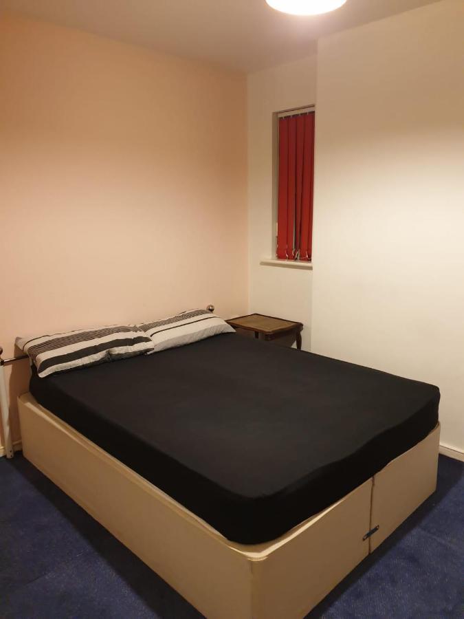 2 Plus Bedrooms Comfort Apartment 博尔顿 外观 照片